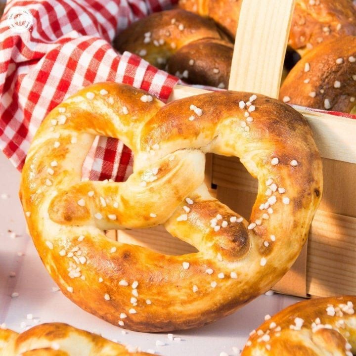 Learn to bake homemade soft pretzels! Pretzels have a crisp crust but are chewy and soft inside and we love them still warm with a thick layer of butter or mustard. | countryhillcottage.com