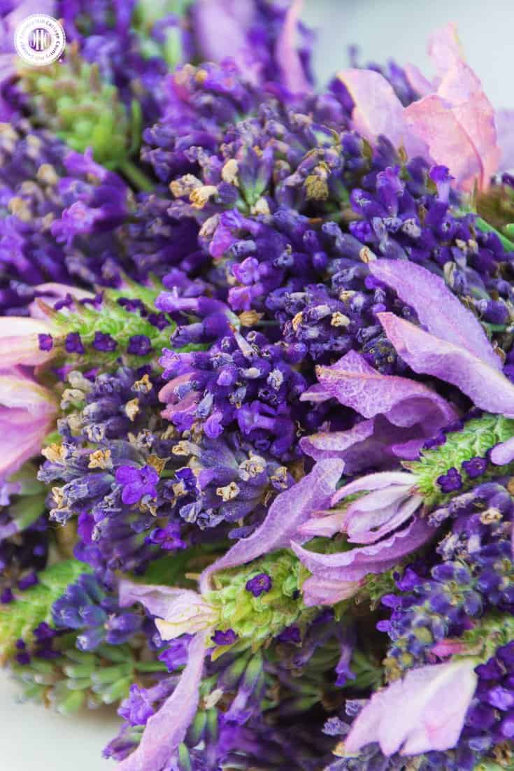 Add summer cheer to your front door and learn how to make a lush and fragrant lavender wreath. This wreath dries beautifully and lasts for months to come. We also share helpful tips for choosing the right type of lavender. | countryhillcottage.com