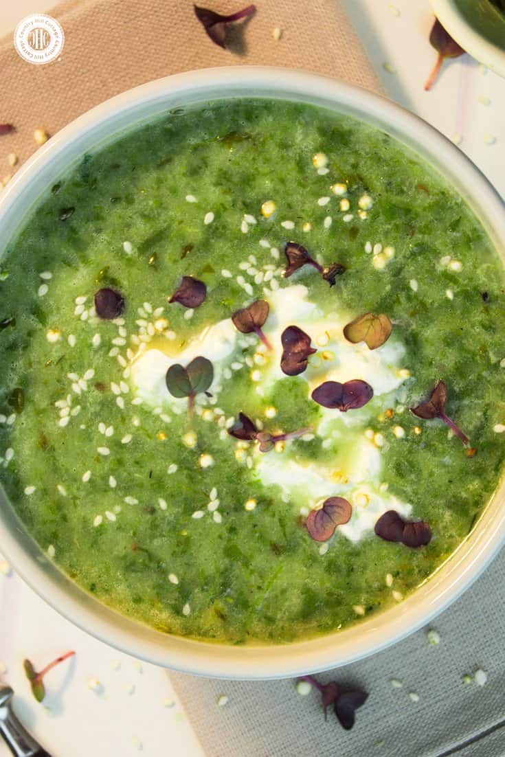 Fresh cress, potatoes and healthy spinach are the foundation of this dreamy and creamy cress soup. You can customise the soup by stirring in some of your favourite toppings such as roasted croutons, shredded cheese or chopped tomatoes. #cress #potatoes #soup | countryhillcottage.com