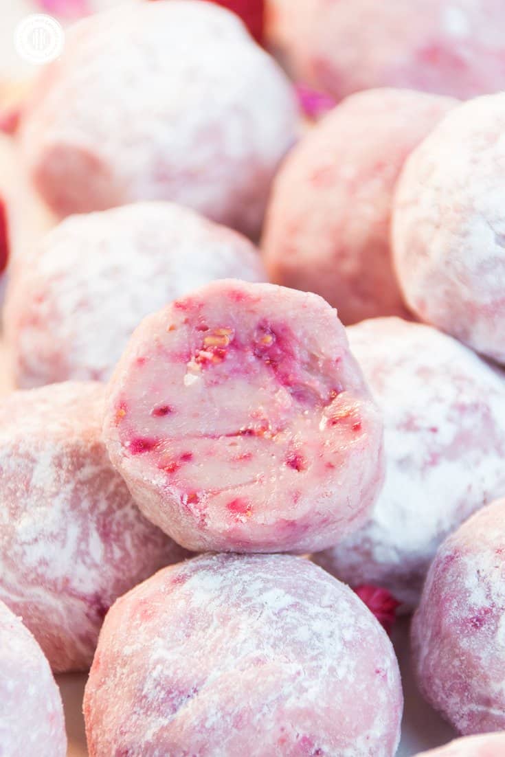 We’ve rounded up 10 easy Mother's Day treat ideas to celebrate Mum like these raspberry rose truffles. Our list of homemade food gifts and Mother’s Day sweets includes biscuits, truffles, cupcakes, mini cakes, fondant fancies, and delicious strawberry jam. Each recipe comes with free printable labels or treat boxes, giving you everything you need to create a special present that Mum can cherish. #mothersday #foodgifts #giftgiving #cookies #prinatbles | countryhillcottage.com