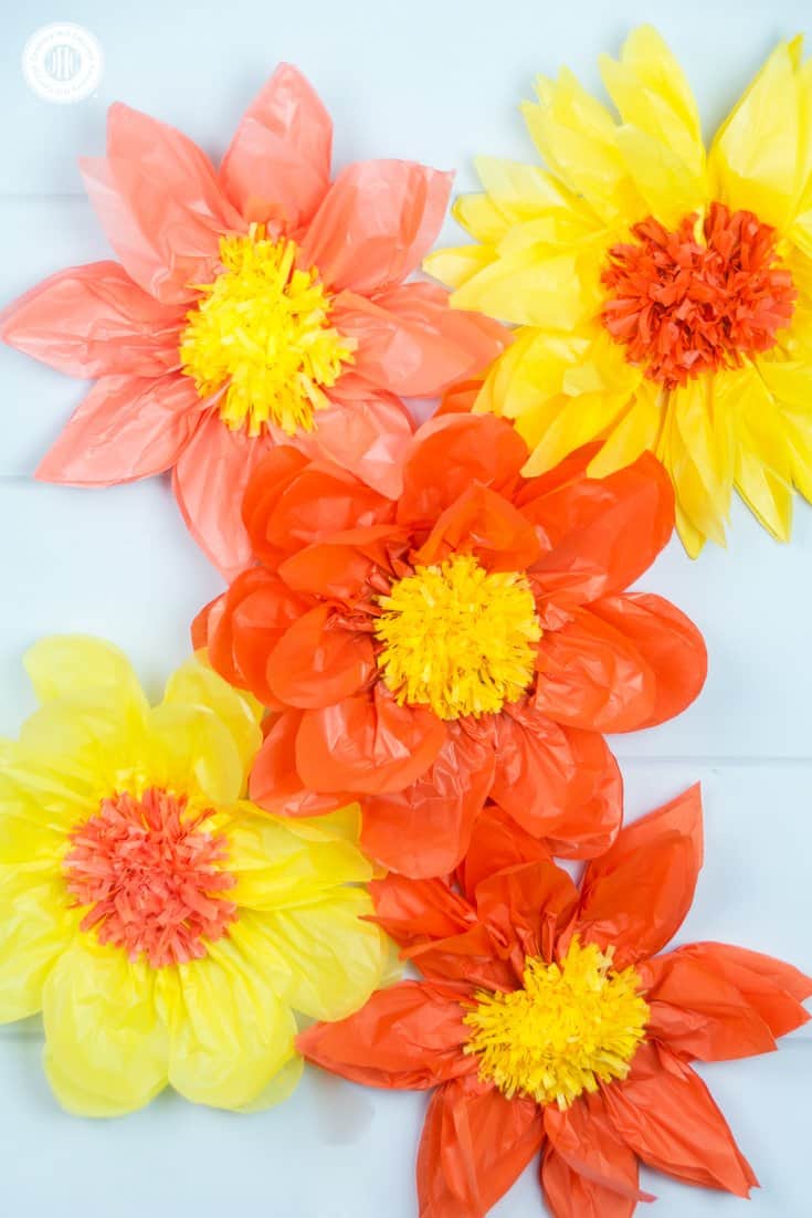 Learn how to make giant tissue paper flowers! You can create the flowers in any colour of the rainbow and use them to decorate your home, build a flower wall or show them off at your next part! #diy #paperflowers #tissuepaper #paperroses | countryhillcottage.com Learn how to make giant tissue paper flowers! You can create the flowers in any colour of the rainbow and use them to decorate your home, build a flower wall or show them off at your next part! #diy #paperflowers #tissuepaper #paperroses | countryhillcottage.com
