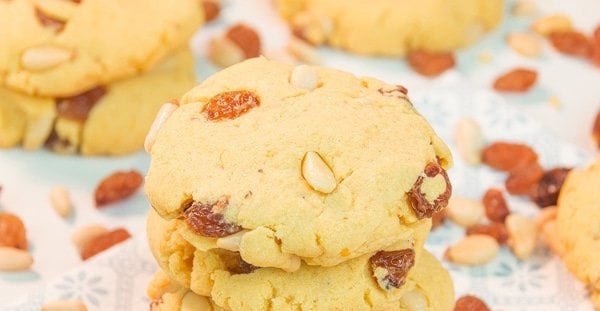 Raisin pine nut biscuits are the perfect accompaniment for tea or after-dinner treat with a glass of dessert wine. These two-bite cookies are made with a flavourful combination of maize flour, raisins, pine nuts, and hints of lemon and vanilla. #cookie #biscuit #cornflour #bakingrecipe #foodgift | countryhillcottage.com Raisin pine nut biscuits are the perfect accompaniment for tea or after-dinner treat with a glass of dessert wine. These two-bite cookies are made with a flavourful combination of maize flour, raisins, pine nuts, and hints of lemon and vanilla. #cookie #biscuit #cornflour #bakingrecipe #foodgift | countryhillcottage.com
