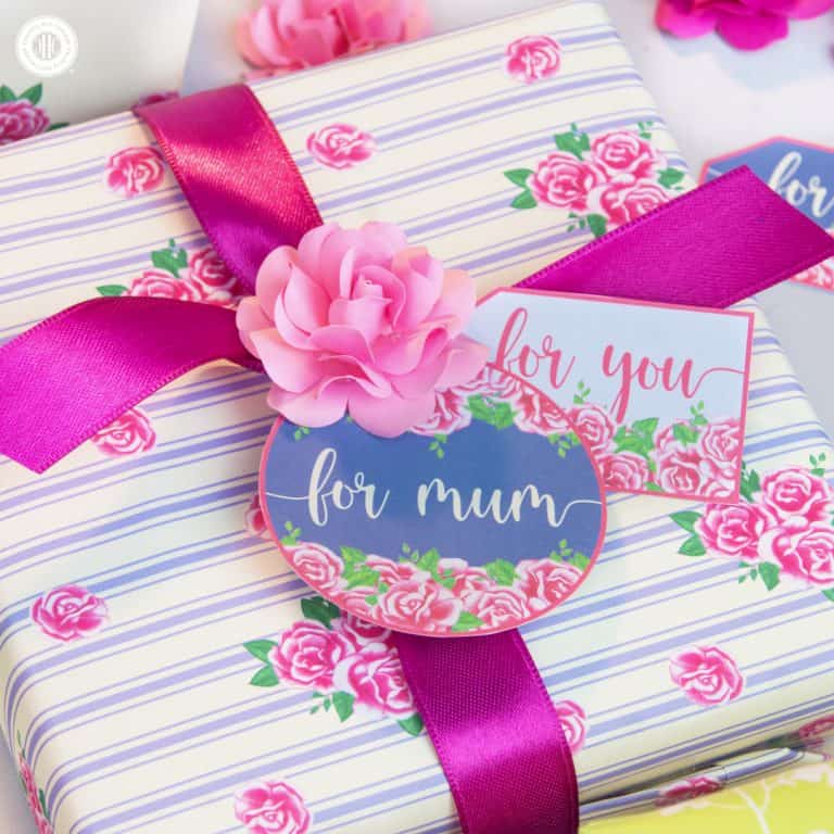 Gift your Mother’s Day presents in style with 20 free Printable Mother’s Day gift tags from our Vintage Rose collection! You can use these DIY gift tags them for wrapping and packaging presents. Or print the tags on self-adhesive paper and use them as stickers to decorate Mother’s Day cards or other DIY projects. Or use iron-on transfer paper and adorn a sweet tee for Mum. #gifttags #MothersDay #printables #giftgiving #freebie | countryhillcottage.com