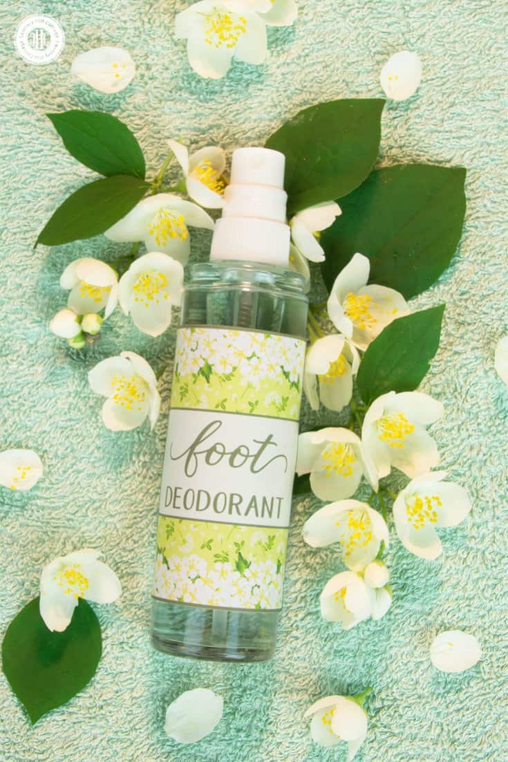 Neutralise bad smelly feet with a DIY foot deodorant with essential oils. This natural foot deodorant without aluminium is crazy easy to make. Sage and lemongrass essential oils give the deodorant a herbaceous and refreshing scent, making it perfect for ladies and gents alike. You can also spray the deodorant into shoes and sandals to disinfect and freshen up your footwear. #deodorant #skincare #essentialoils #beautyrecipe | countryhillcottage.com