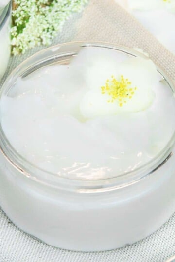 Perk up tired, dry feet and cracked heels with a nourishing foot balm with essential oils! This homemade foot balm recipe is wonderful DIY treatment to care for your feet and make them healthy, smooth and sandal-ready. The balm is made with nourisihing oils and butters and essential oils and helps to sooth aching feet, soften callouses and treat rough, ragged skin. #footbalm #skincare #essentialoils #beautyrecipe | countryhillcottage.com