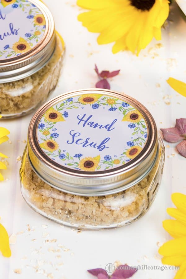 Our homemade hand scrub exfoliates dull skin and is made with oats, sugar, Manuka honey, wheat germ oil and essential oils. This gentle DIY exfoliant also moisturises the skin, chapped cuticles and nails. The scrub is suitable for all skin types and can be used to exfoliate other parts of the body, such as the neck and arms. The scrub also doubles as a revitalising hand mask and makes a great DIY beauty gift. #handscrub #scrub #essentialoils #skincare | countryhillcottage.com