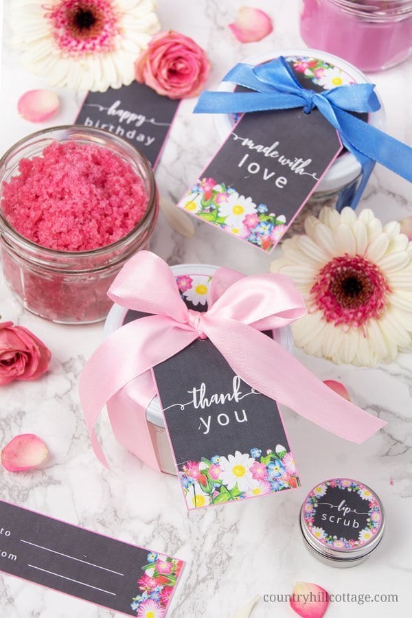 A DIY spa kit is perfect for a spa day at home and a lovely homemade gift idea for mom and friends. The quick beauty recipes are made with affordable ingredients and include: a whipped body butter with shea butter and coconut oil, a simple DIY vanilla sugar scrub recipe and an easy DIY Epsom bath salt with baking soda and essential oils. The beauty products are packaged in cute jars and come with free printable labels. #bodybutter #bathsalt #sugarscrub #essentialoils| countryhillcottage.com