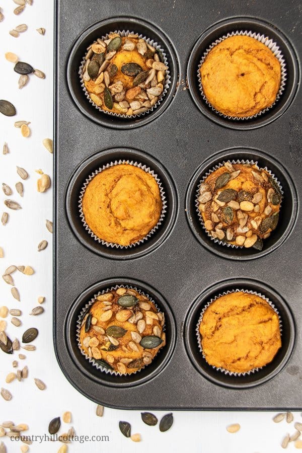 Healthy pumpkin muffins are moist & delicious! This easy pumpkin muffins recipe is vegan, gluten free, refined sugar-free, eggless and so simple to make from scratch. Homemade pumpkin spice muffins are a nutritious breakfast idea and a healthy snack. With options for applesauce, chocolate chips, cream cheese frosting, streusel topping, oily free & sugar free. Great for kids & clean eating. #muffins #pumpkin #pumpkinmuffins #vegan #glutenfree #pumpkinspice #cleaneating | coun-tryhillcottage.com