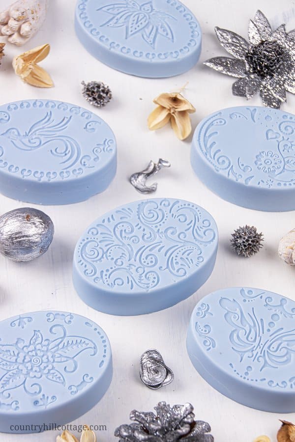 10 Simple Yet Impressive Christmas Melt And Pour Soap Recipes