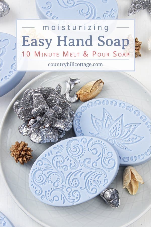 See how to make the best moisturizing soap for sensitive, mature, eczema and dry skin in just 10 minutes! This easy natural DIY melt and pour soap recipe with essential oils is simple for beginners and very hydrating. The pretty homemade hand soap bar is a quick handmade Christmas present and beauty gift idea that every skincare lover will appreciate. Can be made with goat milk or shea butter soap base. #soap #meltandpour #essentialoils #holidays #giftidea #soaprecipe | countryhillcottage.com