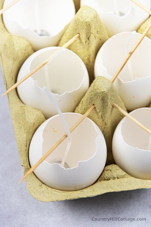 How to make candles using eggshells