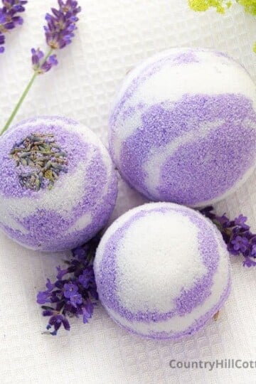 homemade lavender bath bombs