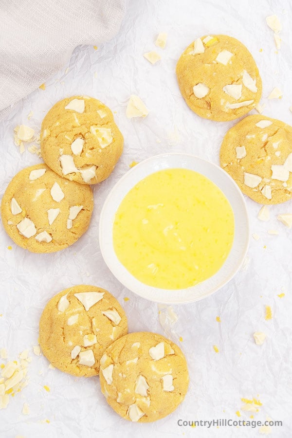 chocolate chip cookies with lemon curd
