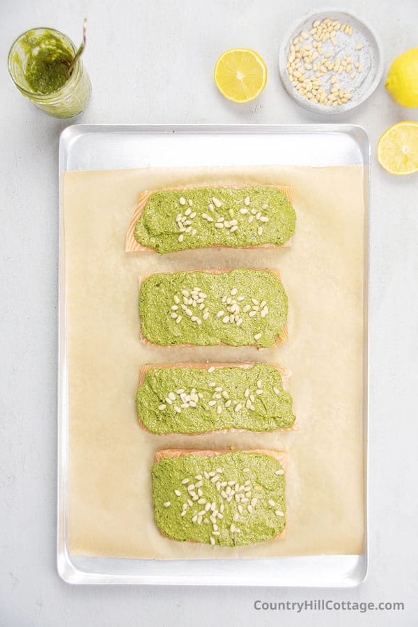 how to make baked pesto salmon