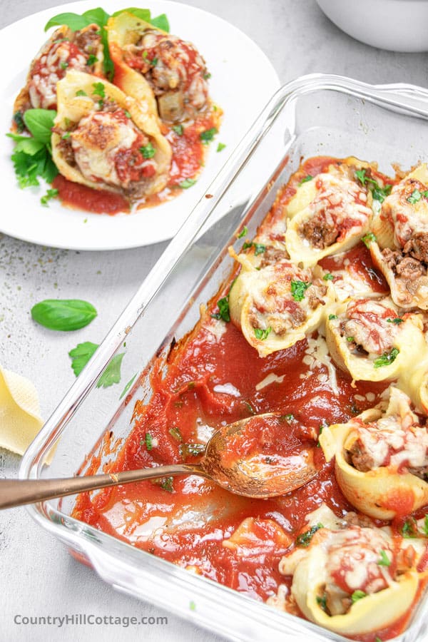 stuffed shells with meat and cheese