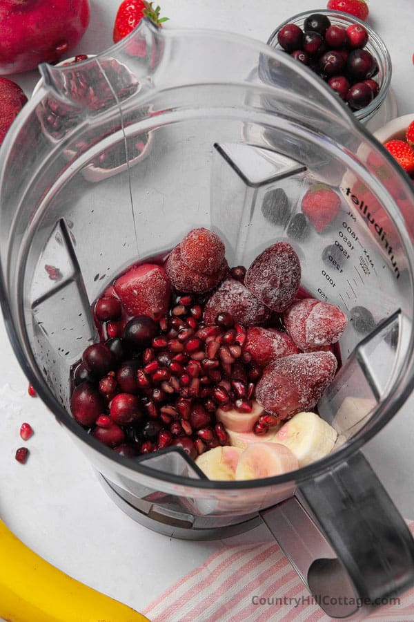 How To Make Pomegranate Plunge Tropical Smoothie