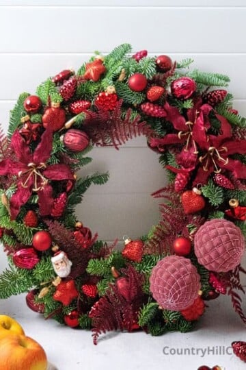 red Christmas wreath