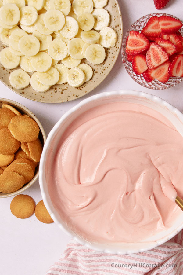 step 3 assemble strawberry banana pudding