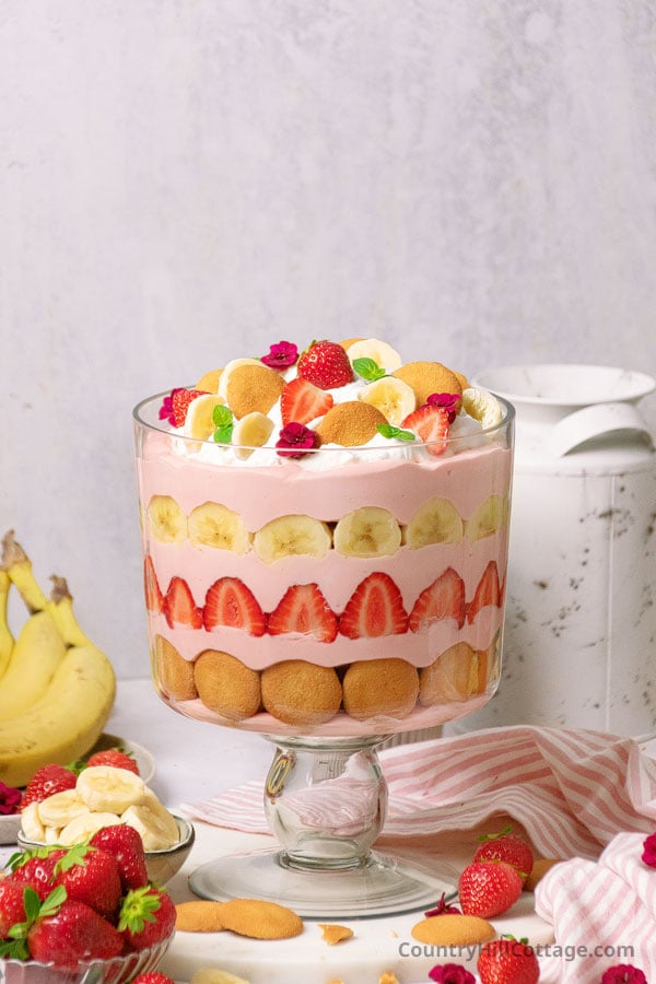 strawberry banana trifle