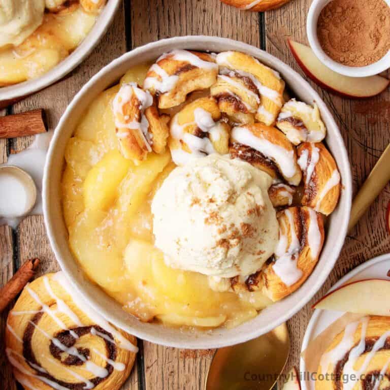 cinnamon roll apple cobbler.