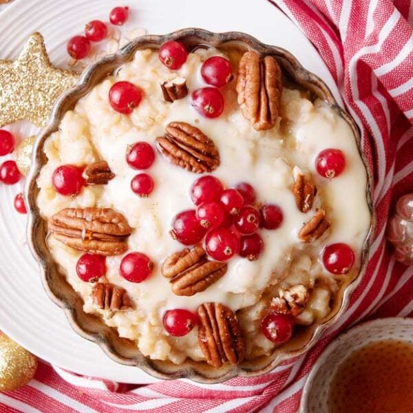 Eggnog Oatmeal {Festive 30 Min Recipe}